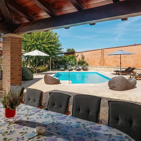 Radetici Villa Tinjan