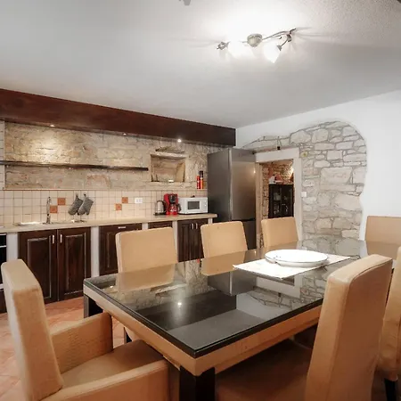 Radetici Villa Tinjan