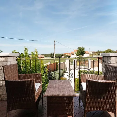 Radetici Villa Tinjan