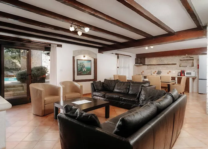 Villa Radetici * Tinjan